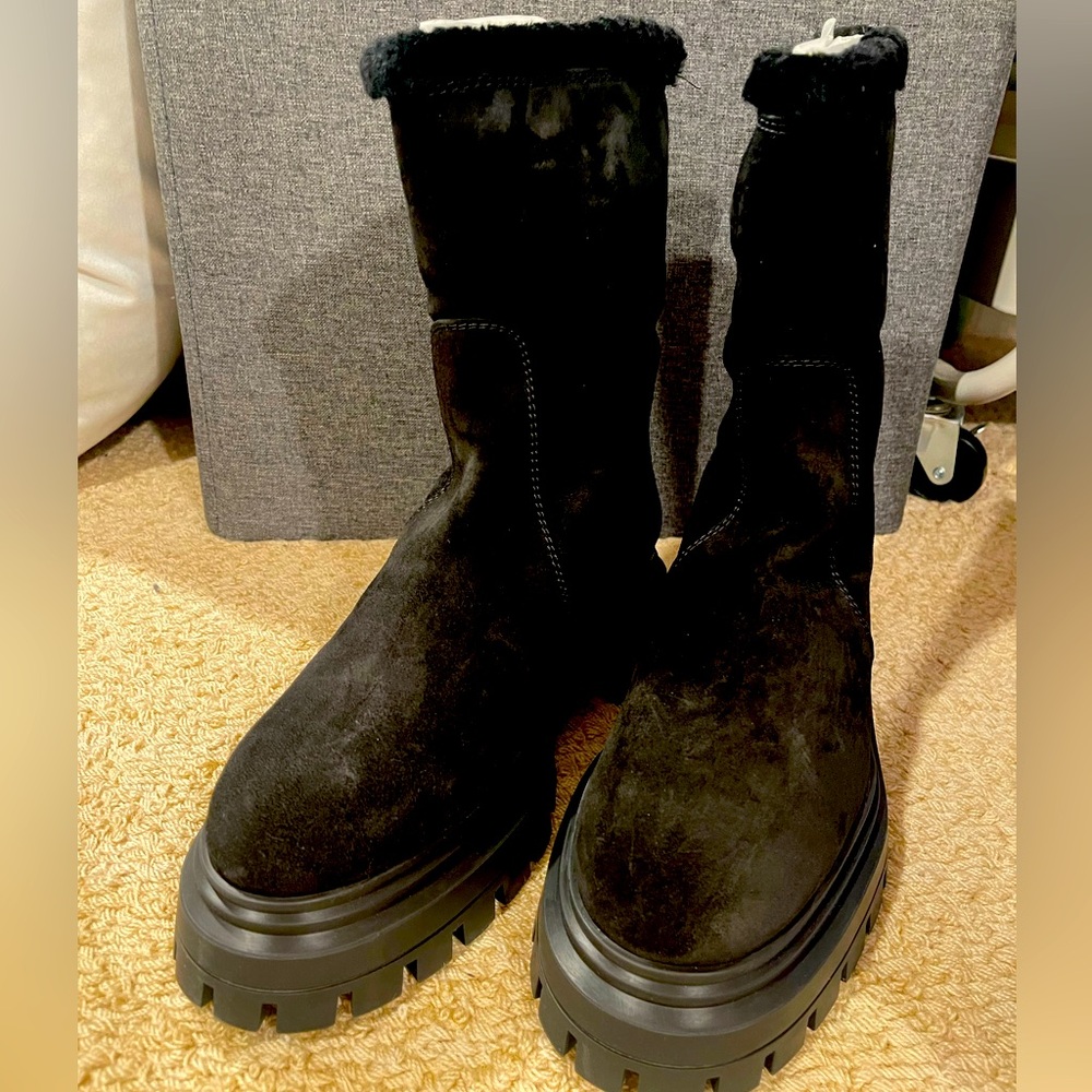 Stuart Weitzman Bedford Chill Genuine Shearling Lined Moto Suede Booties - NWT